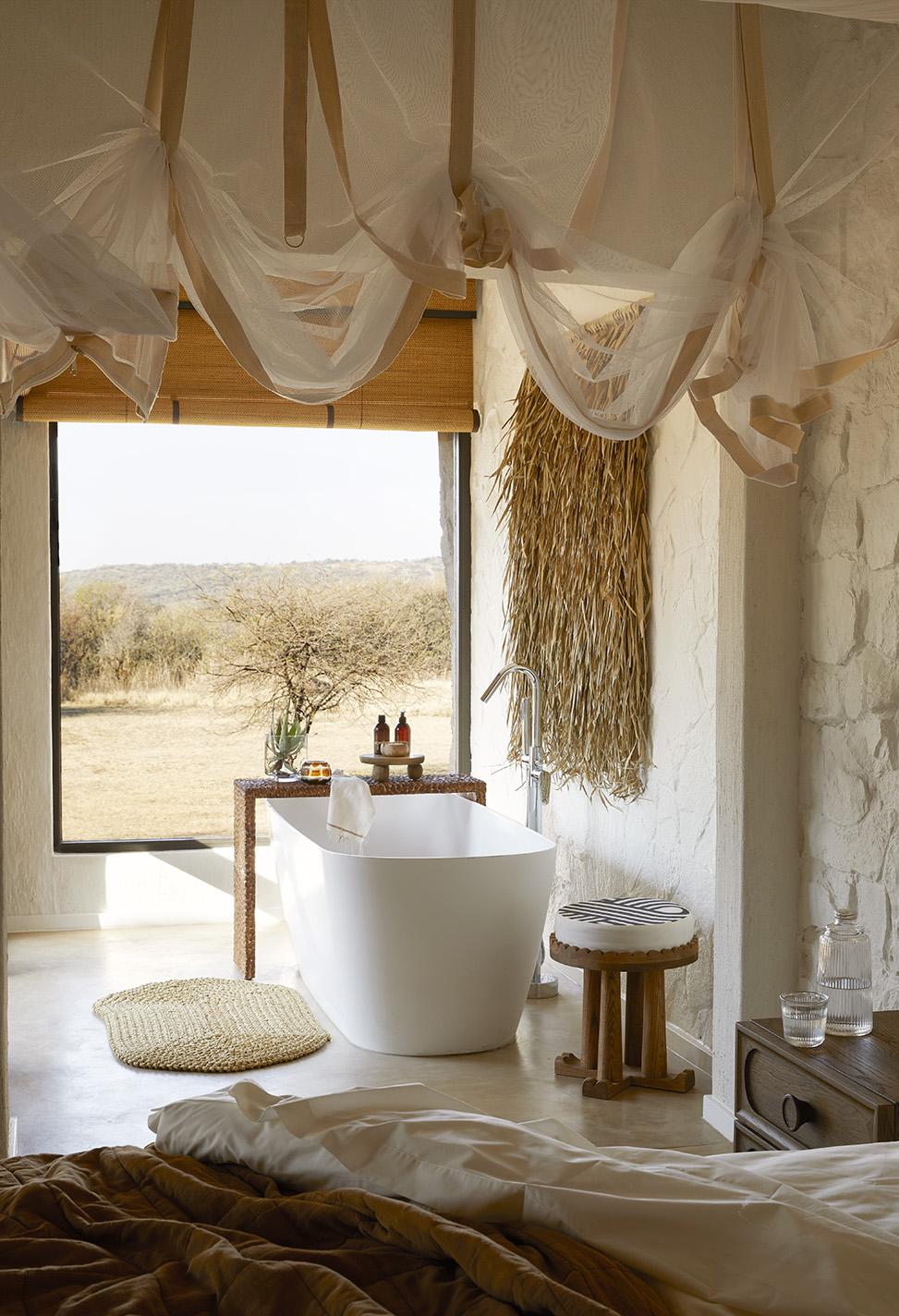 Luxury suite open freestanding bath